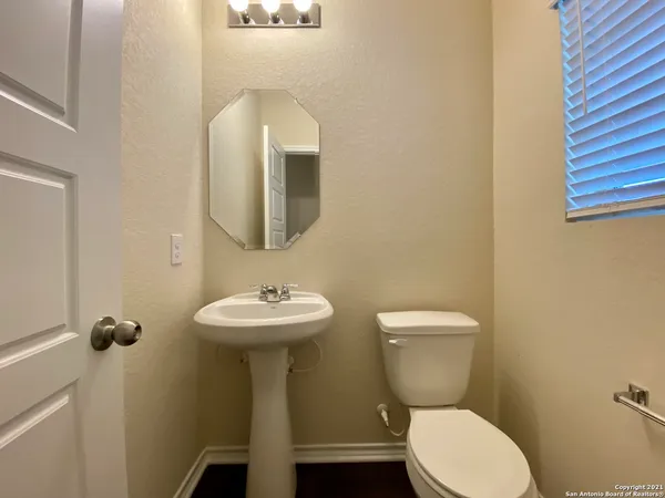 $1,900 | 491 Hunters Ranch East, San Antonio, TX 78253