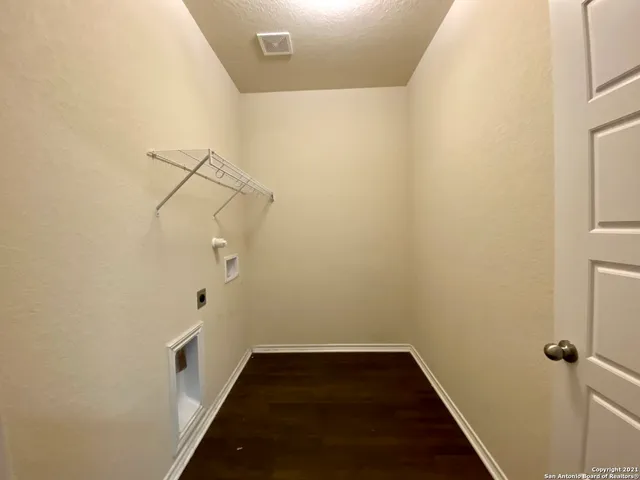 $2,100 | 491 Hunters Ranch East, San Antonio, TX 78253