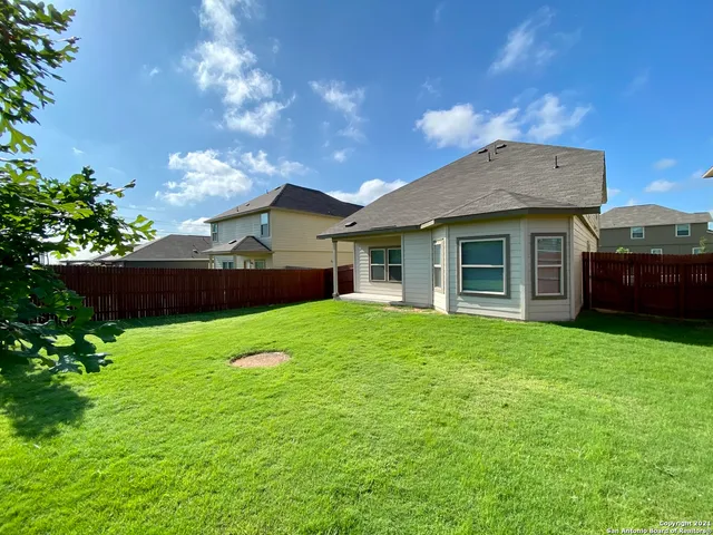 $2,100 | 491 Hunters Ranch East, San Antonio, TX 78253
