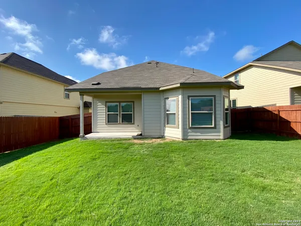 $1,900 | 491 Hunters Ranch East, San Antonio, TX 78253