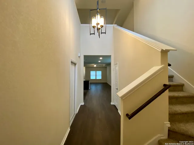 $2,100 | 491 Hunters Ranch East, San Antonio, TX 78253