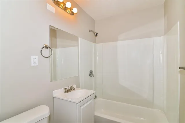 $1,355 | 7105 East 111th Terrace, Kansas City, MO 64134