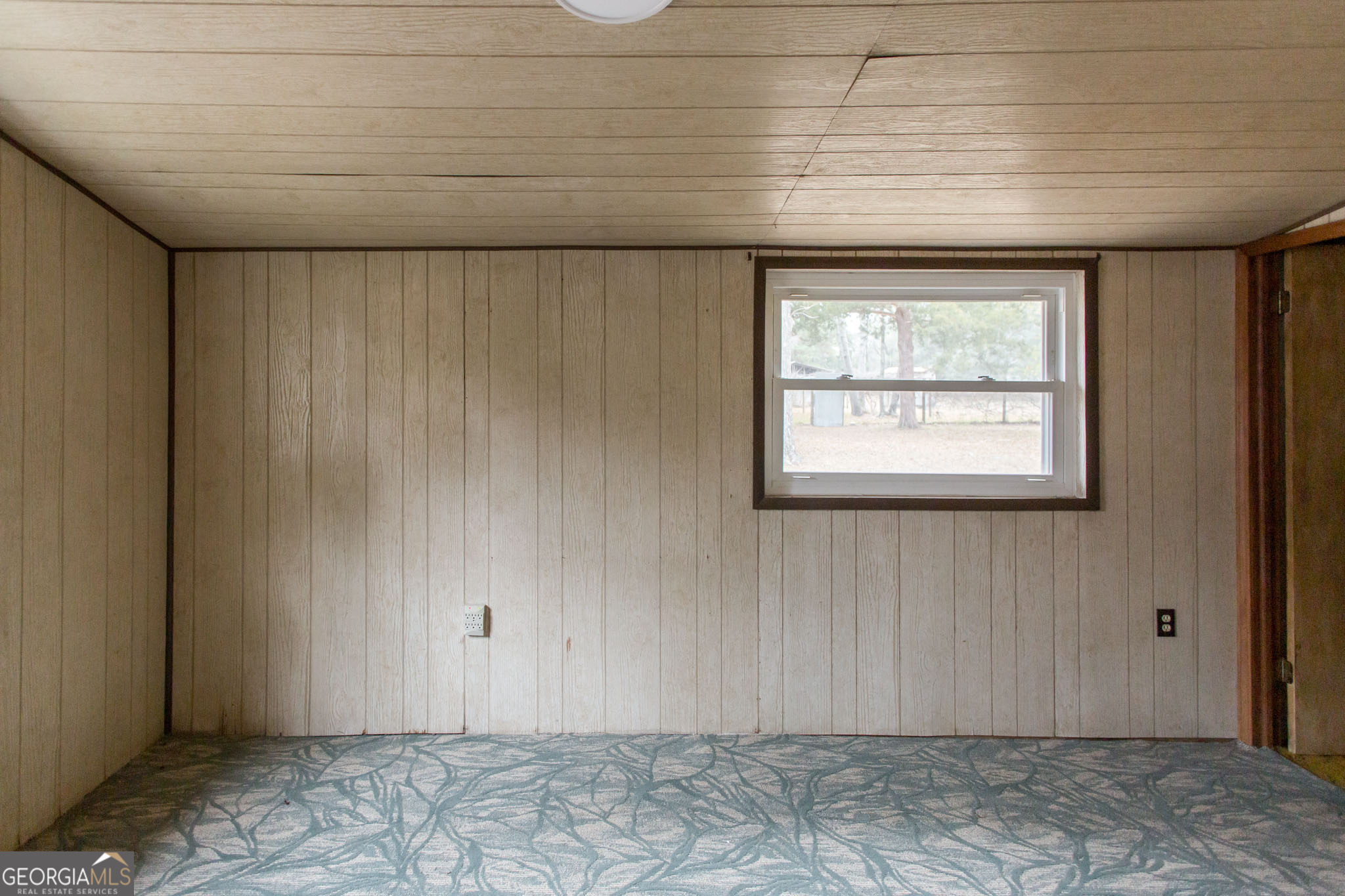 4618 Old Waltertown Road Waycross, GA 31503 - Photo 23 of 39 a view of an empty room