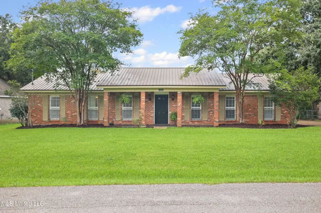 $445,900 | 6305 Hermosa Drive, Ocean Springs, MS 39564