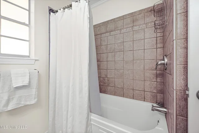 $445,900 | 6305 Hermosa Drive, Ocean Springs, MS 39564