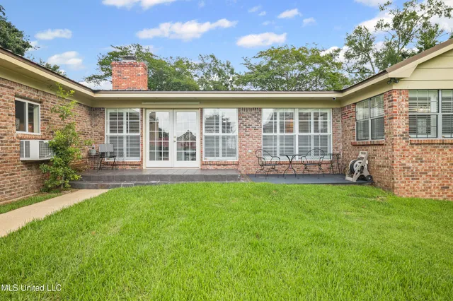 $445,900 | 6305 Hermosa Drive, Ocean Springs, MS 39564