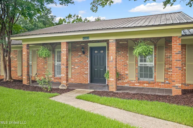 $445,900 | 6305 Hermosa Drive, Ocean Springs, MS 39564