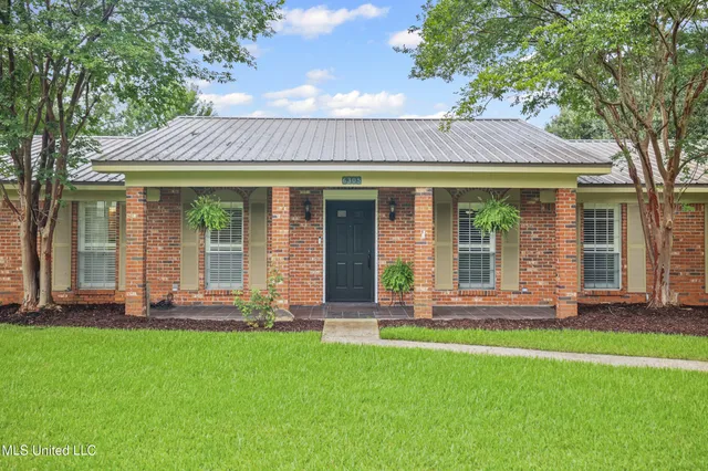 $445,900 | 6305 Hermosa Drive, Ocean Springs, MS 39564