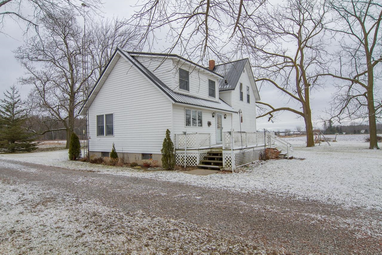5125 West Baker Road Coleman, MI 48618 - Photo 5 of 38 1907312-4.JPG