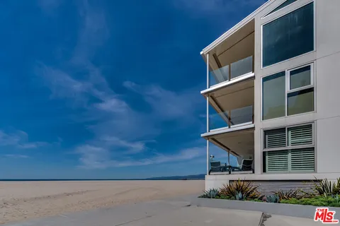 $3,275,000 | 4 Jib Street, Unit 2, Marina del Rey, CA 90292