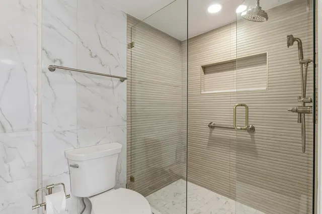 $18,500 | 170 North Ocean Boulevard, Unit 307, Palm Beach, FL 33480