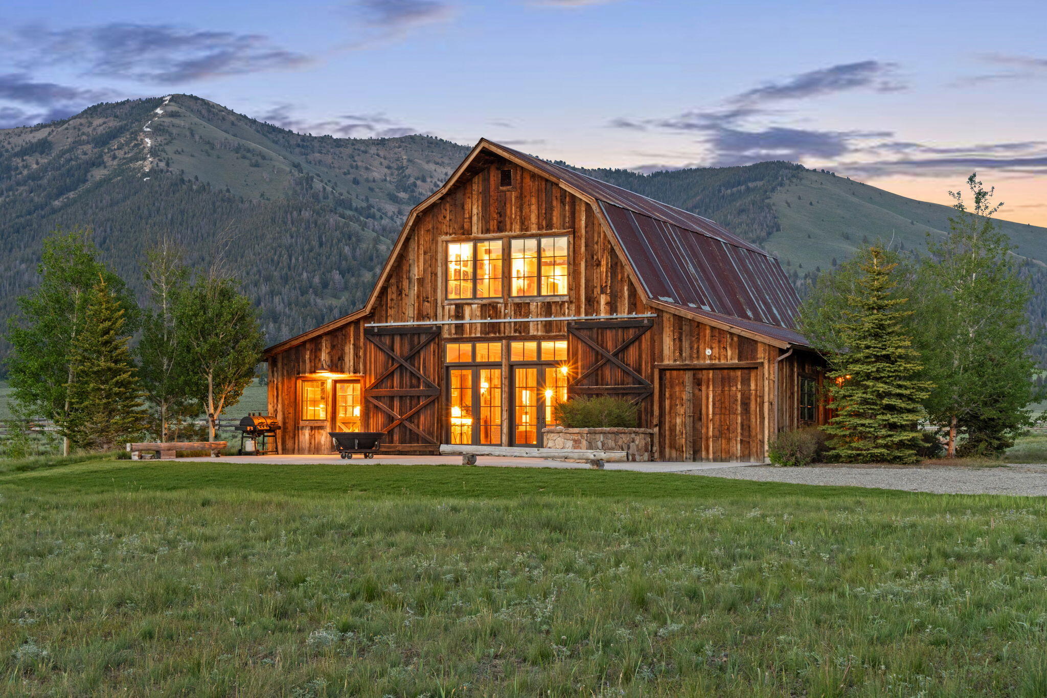 16825 Highway 75 Stanley, ID 83278 - Photo 18 of 52 Party Barn