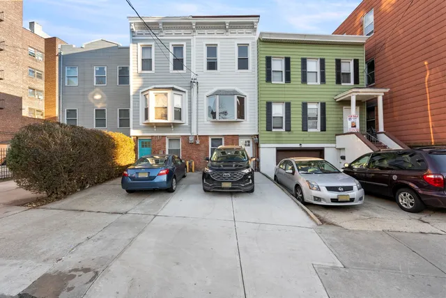 $3,650 | 40 Van Reypen Street, Jersey City, NJ 07306