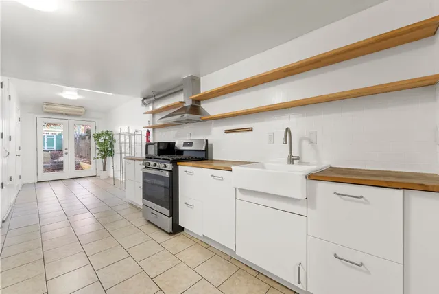 $3,650 | 40 Van Reypen Street, Jersey City, NJ 07306