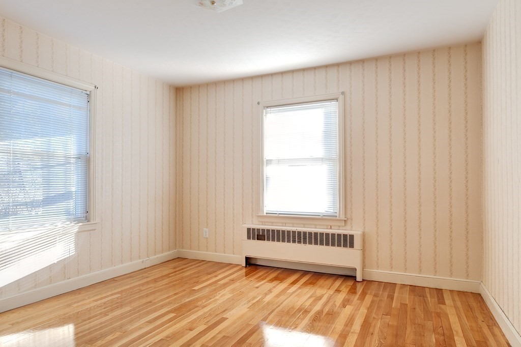 22 Thornton Road Worcester, MA 01606 - Photo 11 of 19 Gallery Image 11
