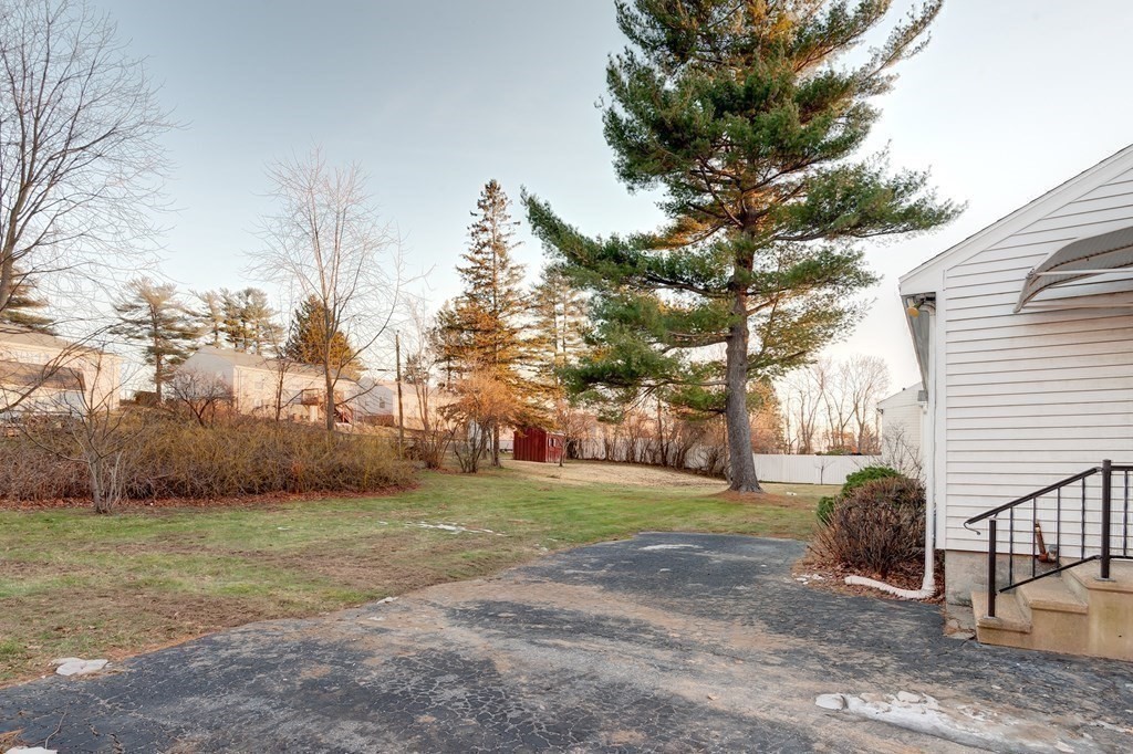 22 Thornton Road Worcester, MA 01606 - Photo 15 of 19 Gallery Image 15
