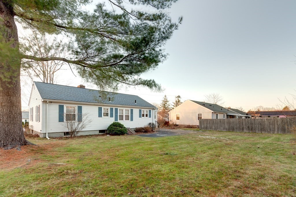 22 Thornton Road Worcester, MA 01606 - Photo 17 of 19 Gallery Image 17
