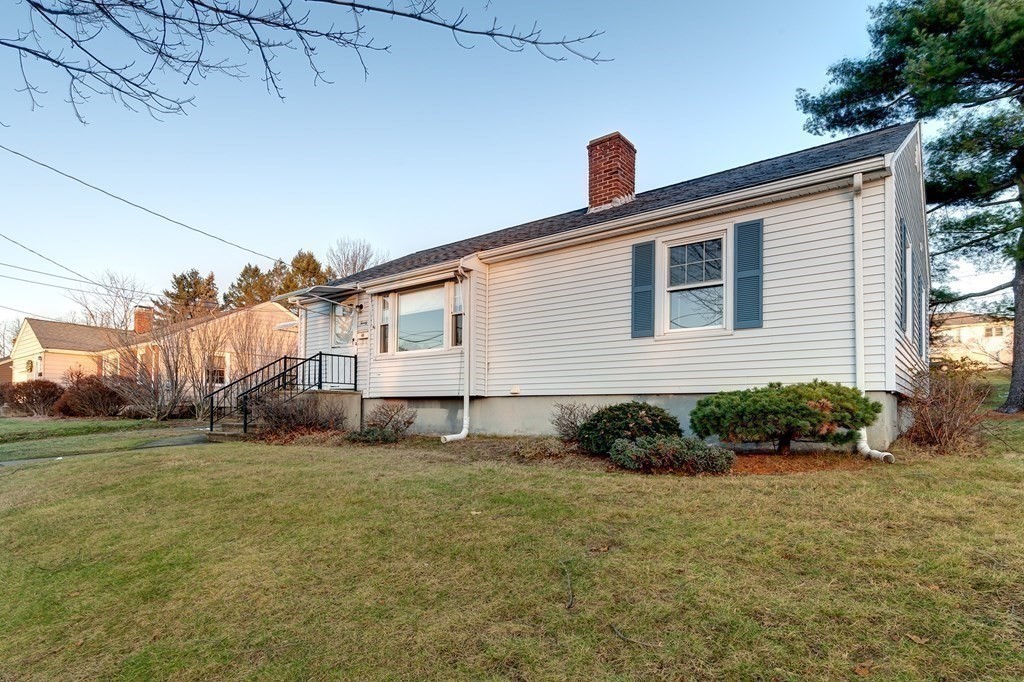 22 Thornton Road Worcester, MA 01606 - Photo 18 of 19 Gallery Image 18