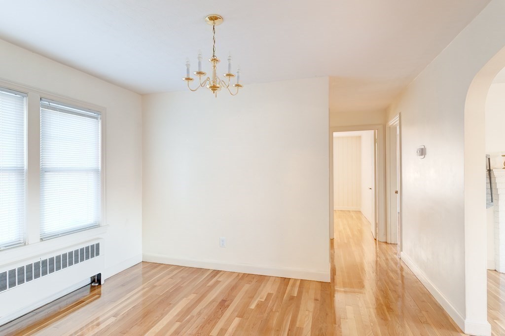 22 Thornton Road Worcester, MA 01606 - Photo 6 of 19 Gallery Image 6