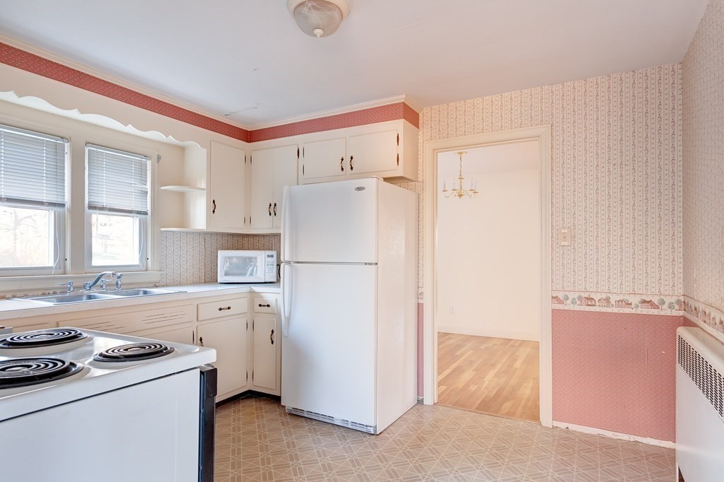 22 Thornton Road Worcester, MA 01606 - Photo 7 of 19 Gallery Image 7