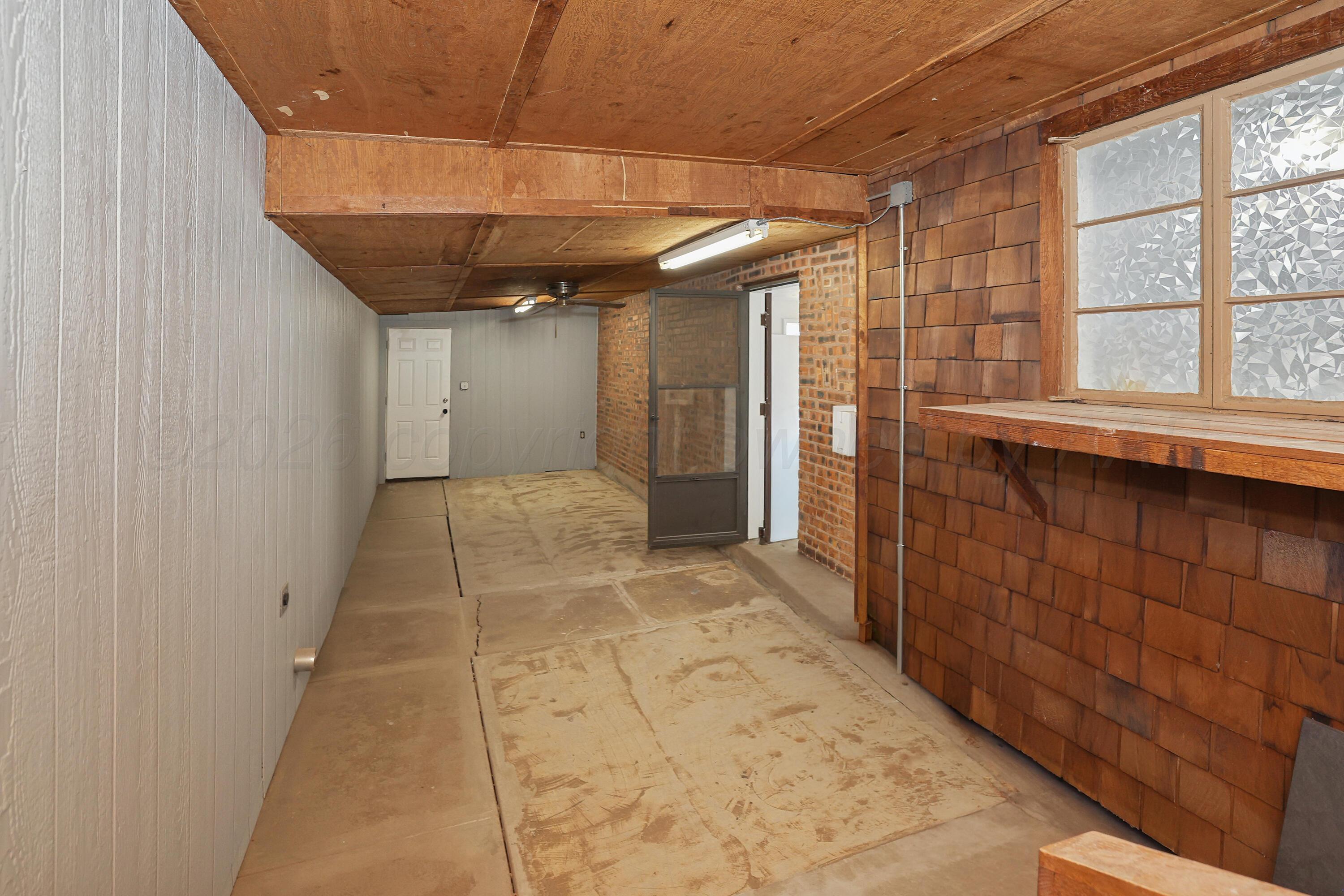3909 Cheyenne Terrace Amarillo, TX 79106 - Photo 27 of 31 27-Sunroom