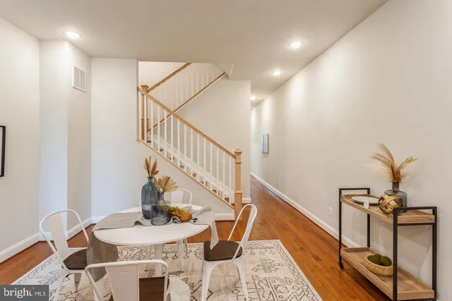 a view of entryway and hall