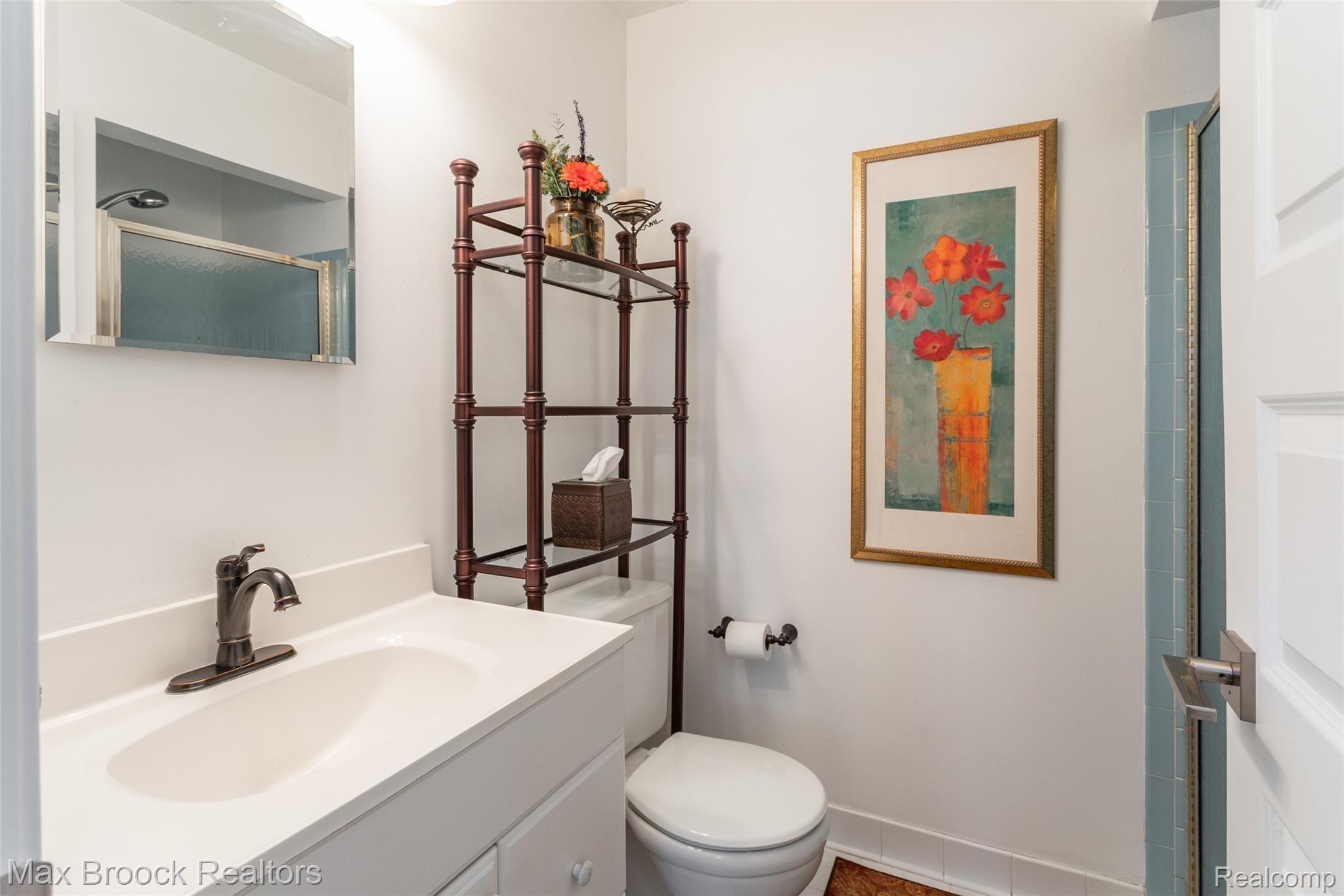 30051 Rambling Road Southfield, MI 48076 - Photo 19 of 42 244A8676.jpg