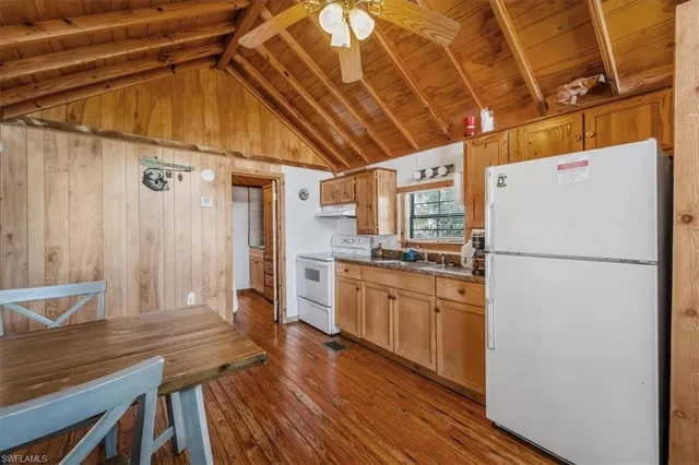 $160,000 | 825 Copeland Avenue, Unit 21, Everglades City, FL 34139