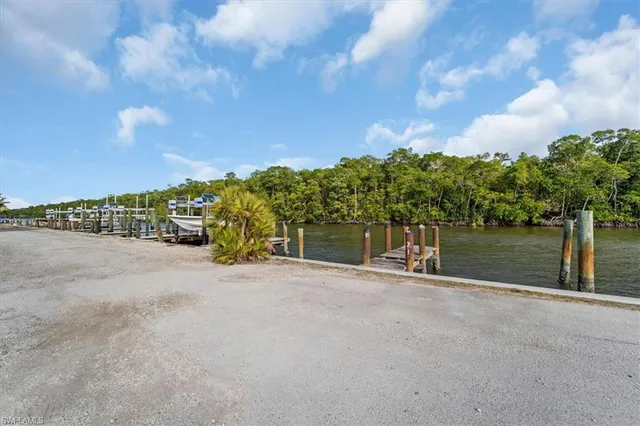 $160,000 | 825 Copeland Avenue, Unit 21, Everglades City, FL 34139