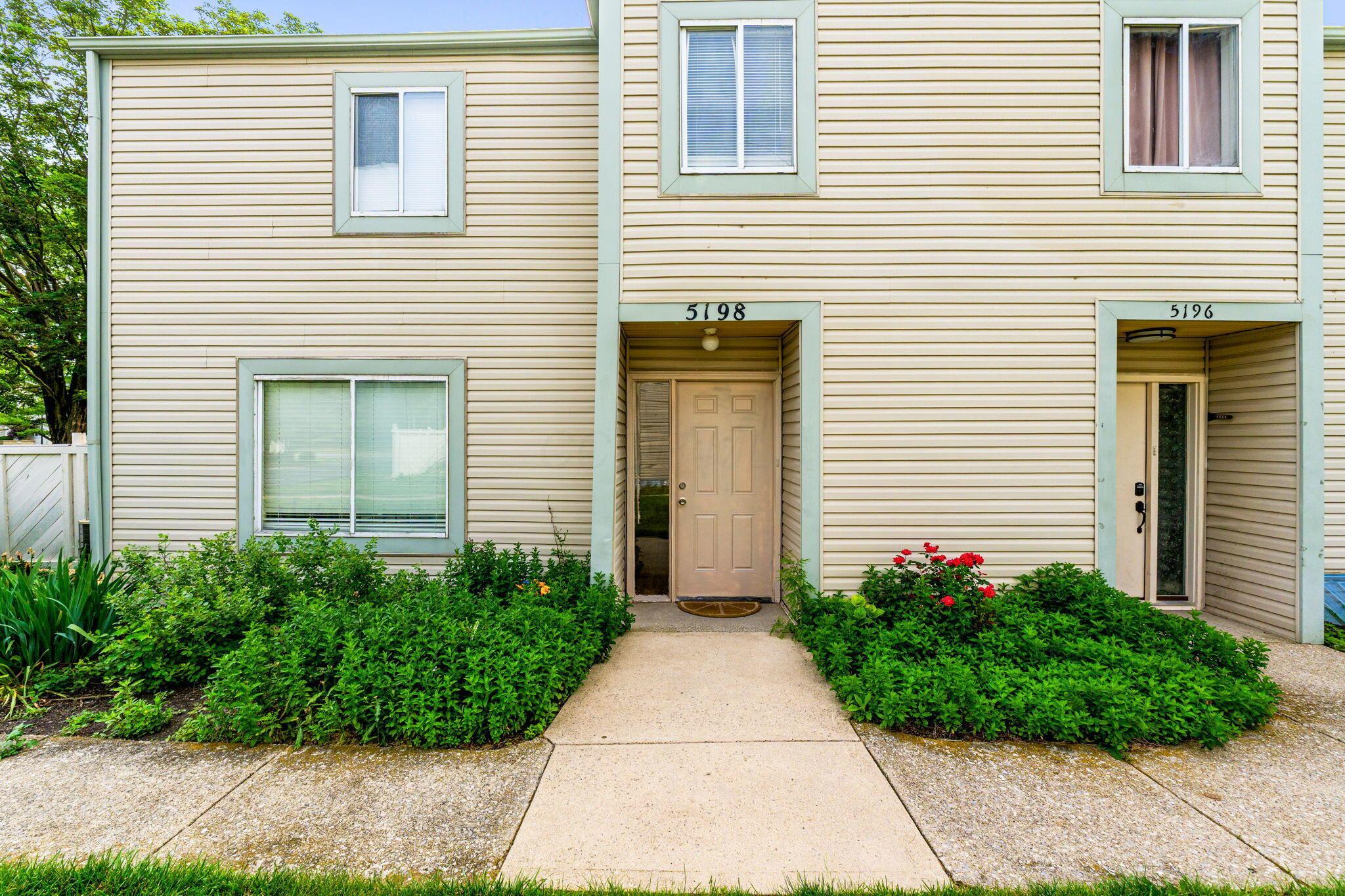 5198 Dierker Road, Unit D Columbus, OH 43220 - Photo 3 of 40 5198 Dierker Rd (Exterior-5