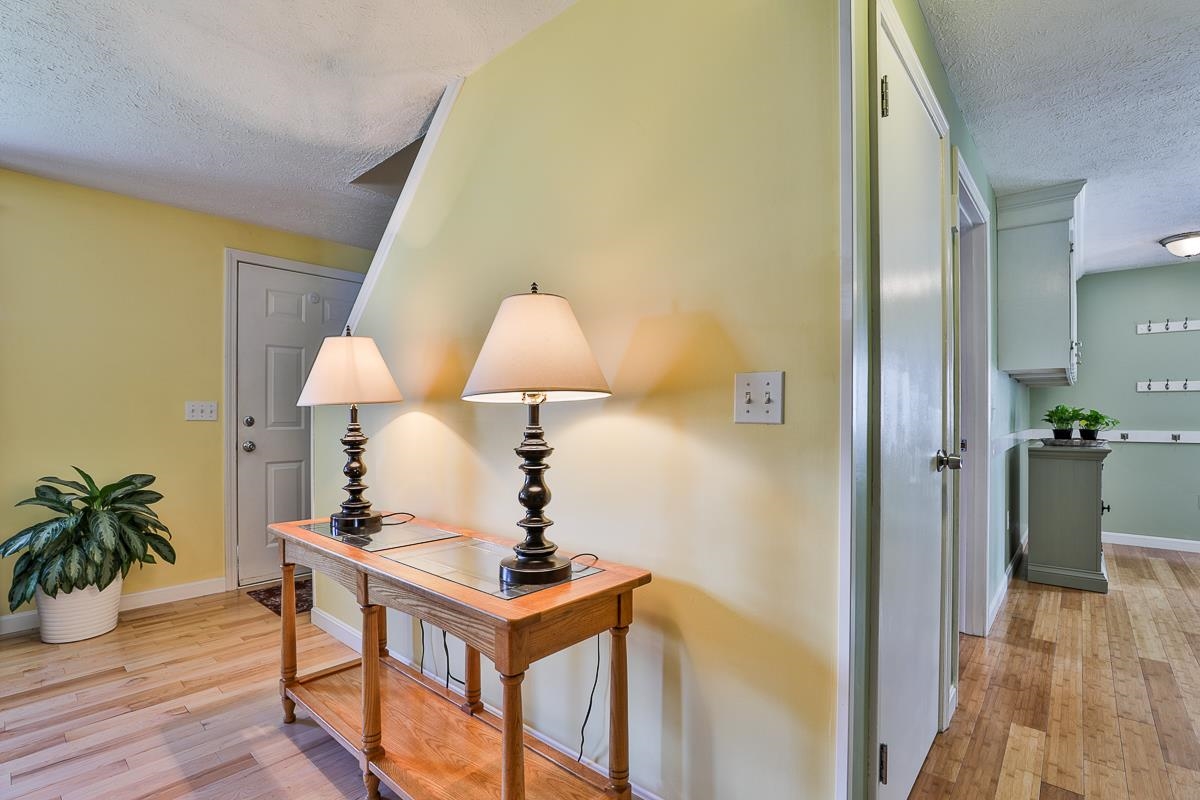 20 Syracuse Road Nashua, NH 03064 - Photo 15 of 34