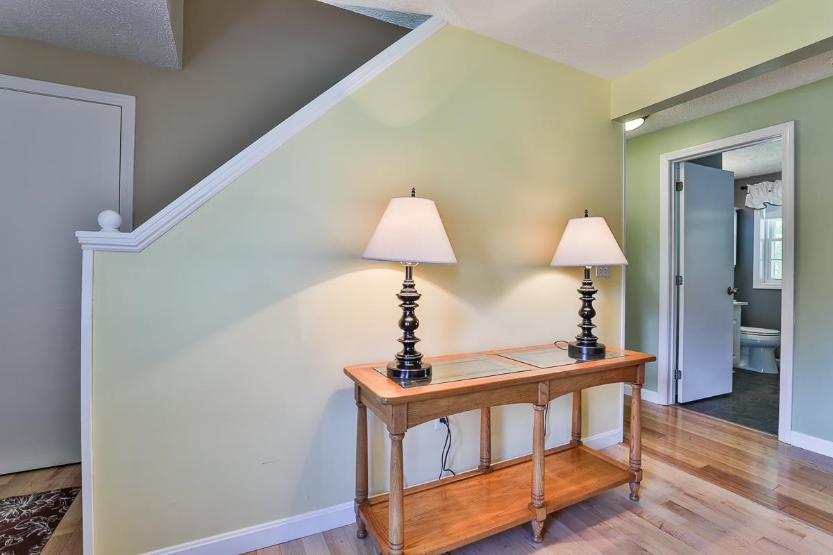 20 Syracuse Road Nashua, NH 03064 - Photo 10 of 34