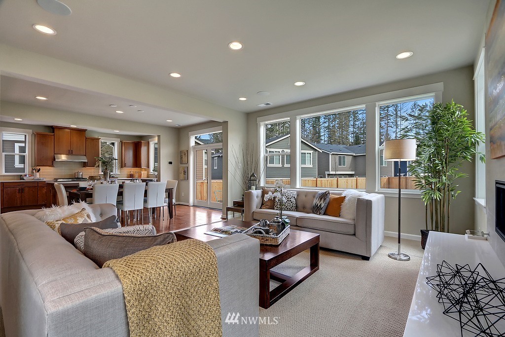 18627 45th Avenue Southeast Bothell, WA 98012 - Photo 4 of 23 Gallery Image 4