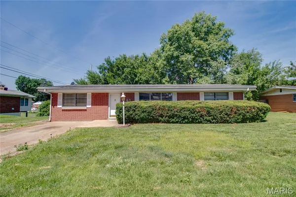 $130,000 | 5 Columbus Drive, Belleville, IL 62226