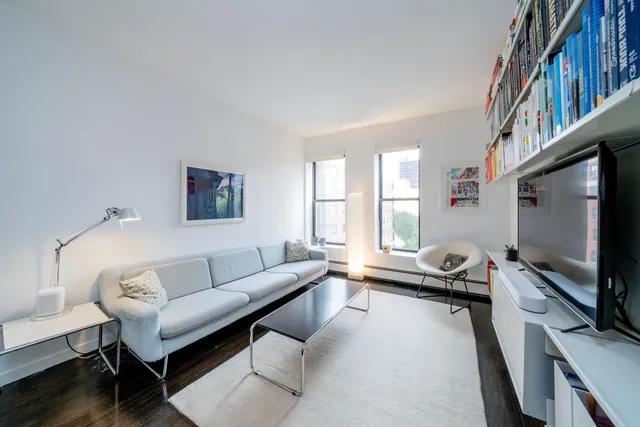 $995,000 | 661 10th Avenue, Unit 4E | Hell's Kitchen