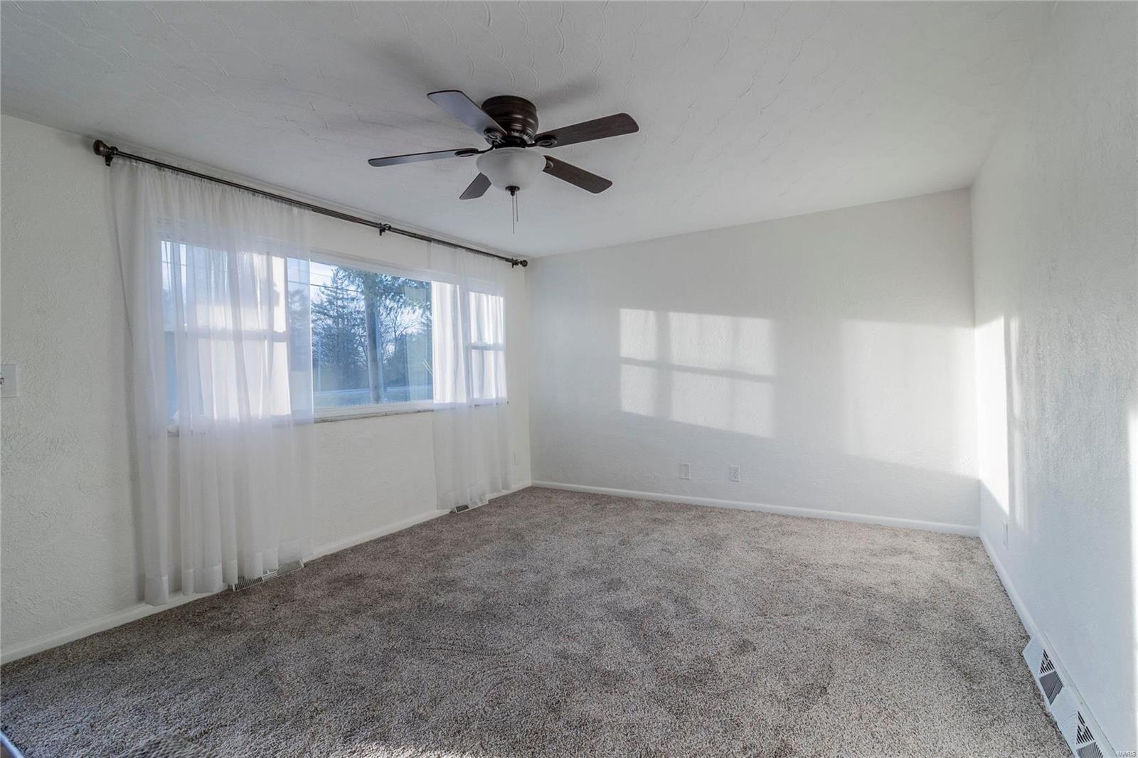 3903 Humbert Road Alton, IL 62002 - Photo 3 of 22 Gallery Image 3