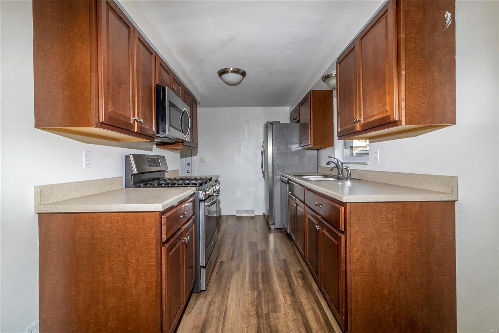 3903 Humbert Road Alton, IL 62002 - Photo 4 of 22 Gallery Image 4