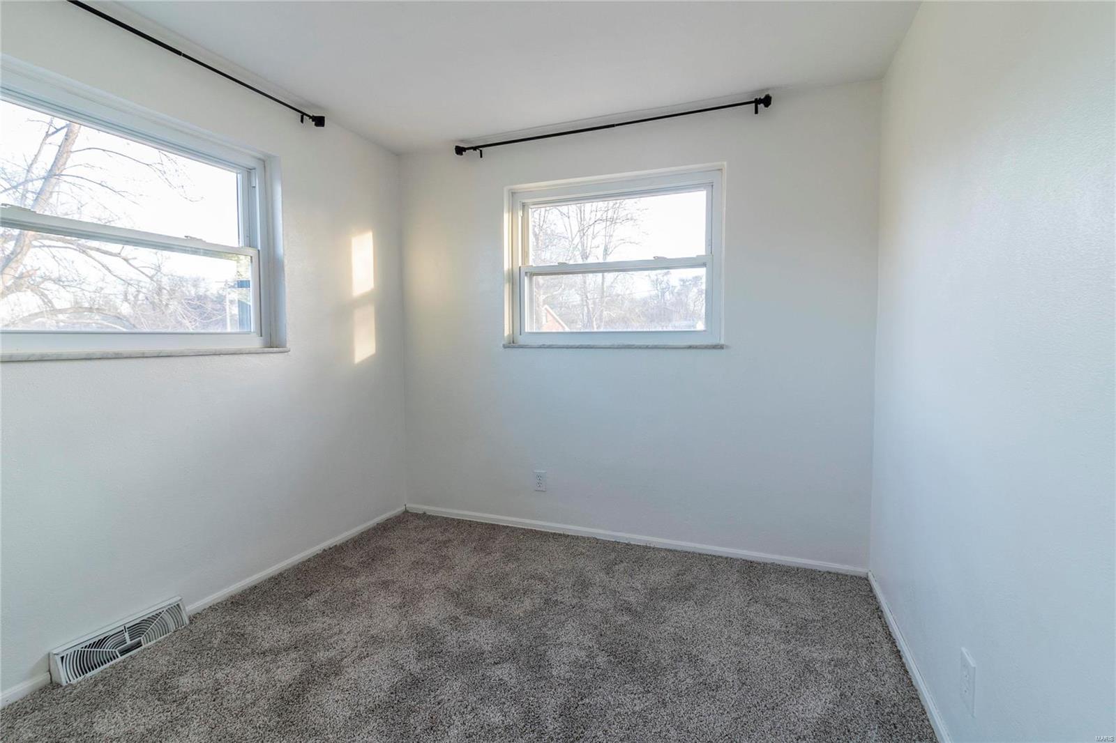 3903 Humbert Road Alton, IL 62002 - Photo 10 of 22 Gallery Image 10