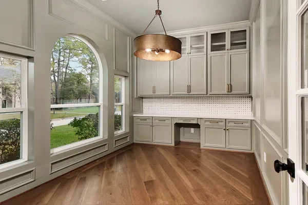 $1,489,000 | 170 Golden Shadow Circle, The Woodlands, TX 77381