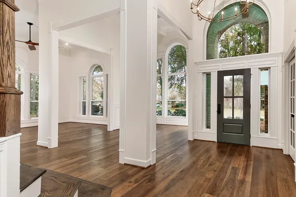 $1,489,000 | 170 Golden Shadow Circle, The Woodlands, TX 77381