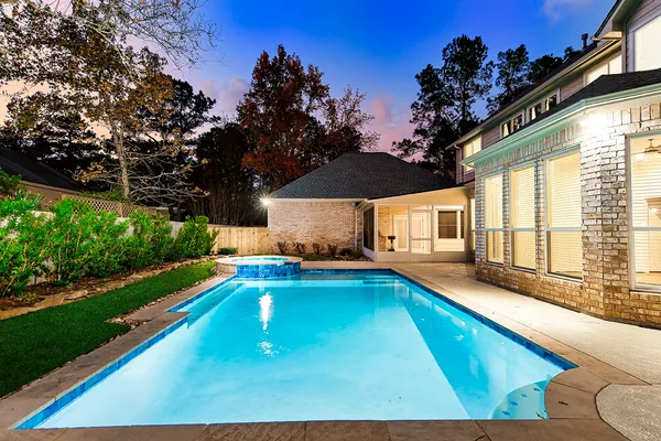 $1,489,000 | 170 Golden Shadow Circle, The Woodlands, TX 77381