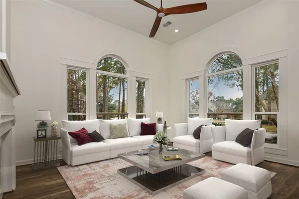 $1,489,000 | 170 Golden Shadow Circle, The Woodlands, TX 77381