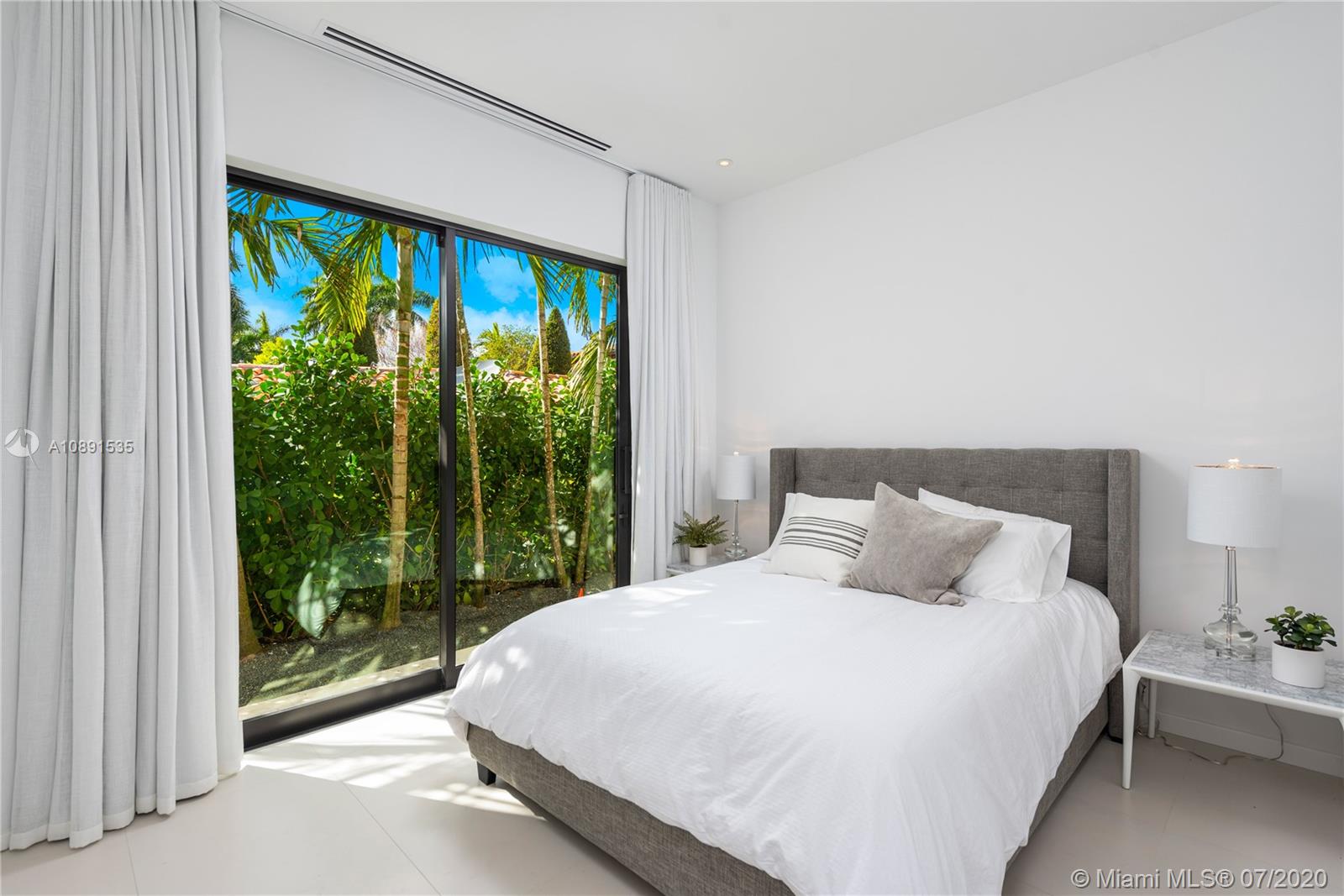 Sunset Islands Miami Beach, FL 33140 - Photo 15 of 72