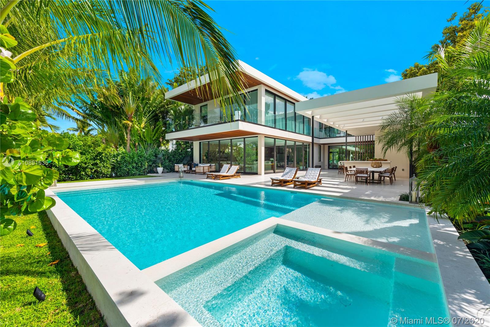 Sunset Islands Miami Beach, FL 33140 - Photo 3 of 72