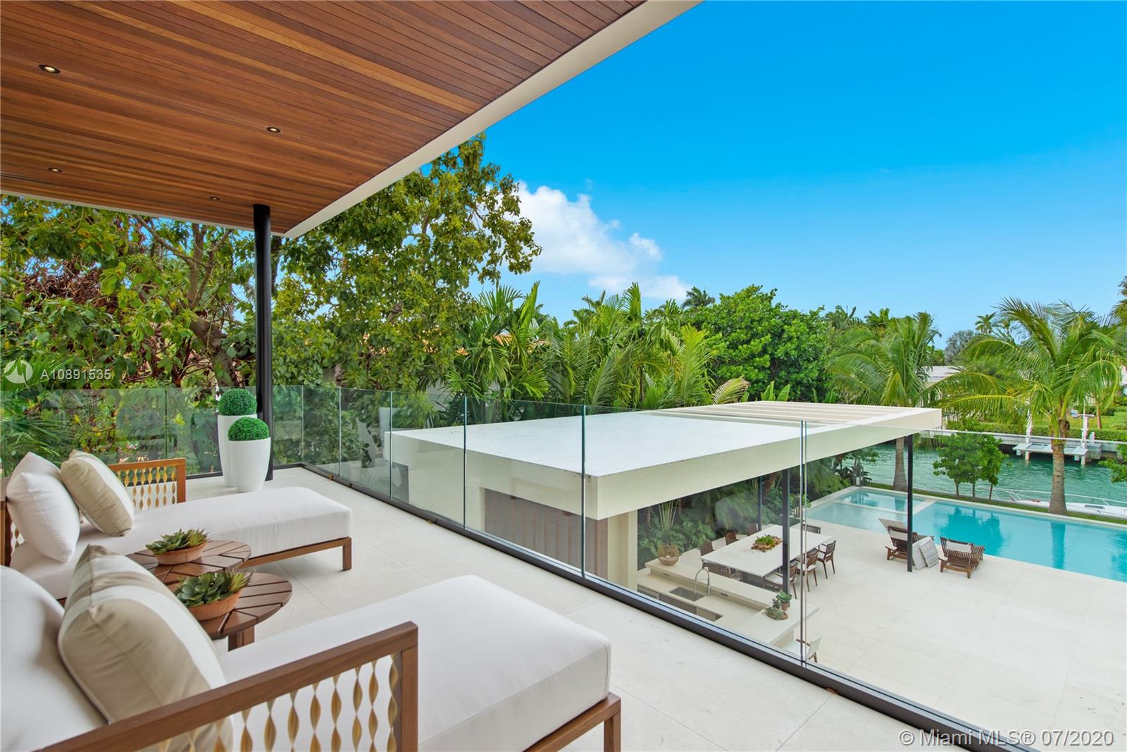 Sunset Islands Miami Beach, FL 33140 - Photo 32 of 72