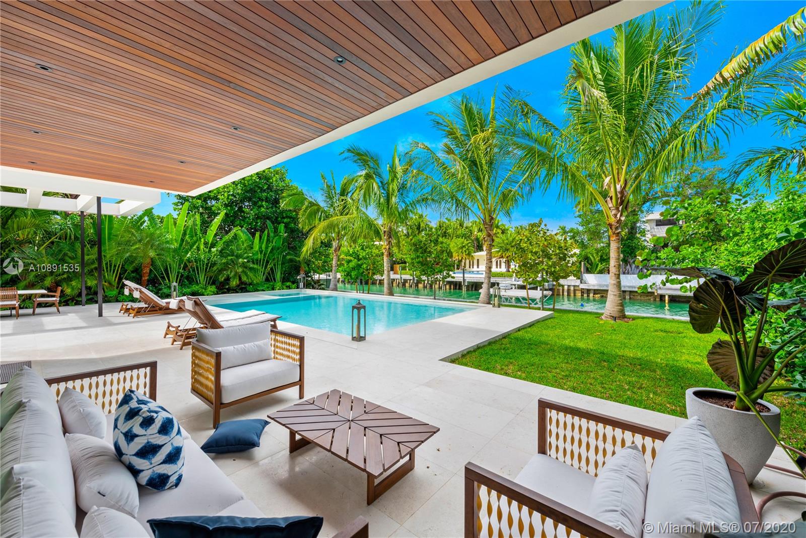 Sunset Islands Miami Beach, FL 33140 - Photo 5 of 72