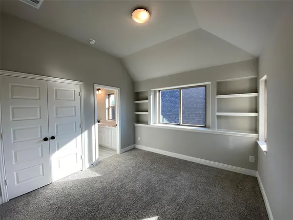 $459,990 | 140 Kenilworth Lane, Greenville, TX 75401