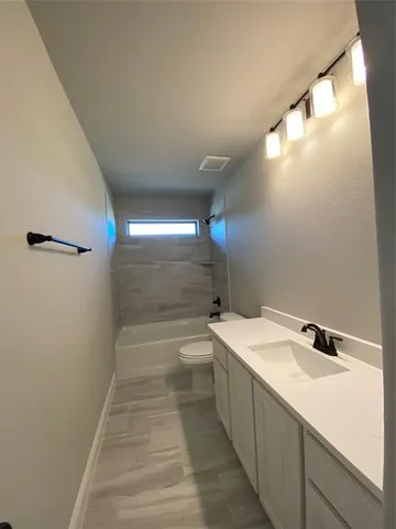 $459,990 | 140 Kenilworth Lane, Greenville, TX 75401