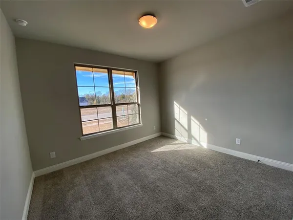 $459,990 | 140 Kenilworth Lane, Greenville, TX 75401