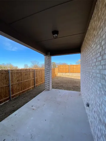 $459,990 | 140 Kenilworth Lane, Greenville, TX 75401